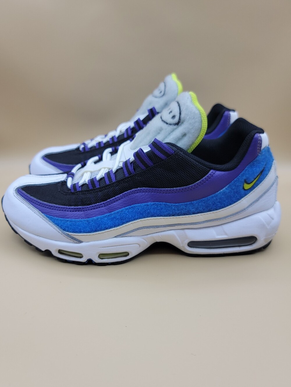 Nike Air Max 95 Kaomoji Men's Shoes Size 11.5 White Black Blue Cyber Running Gym